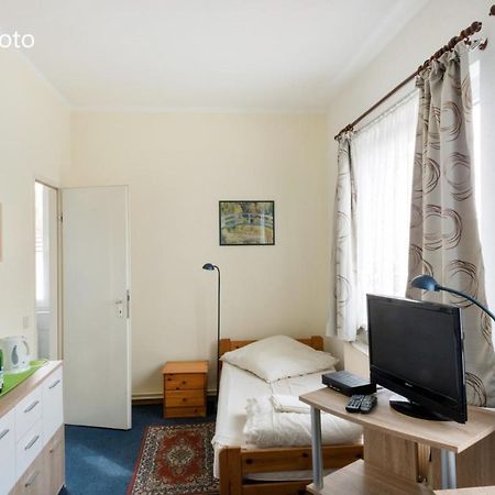 Pension Gp3, Zimmer Mit Kochnische Und Duschbad Vor Den Toren Berlins Dallgow-Doeberitz Exteriör bild